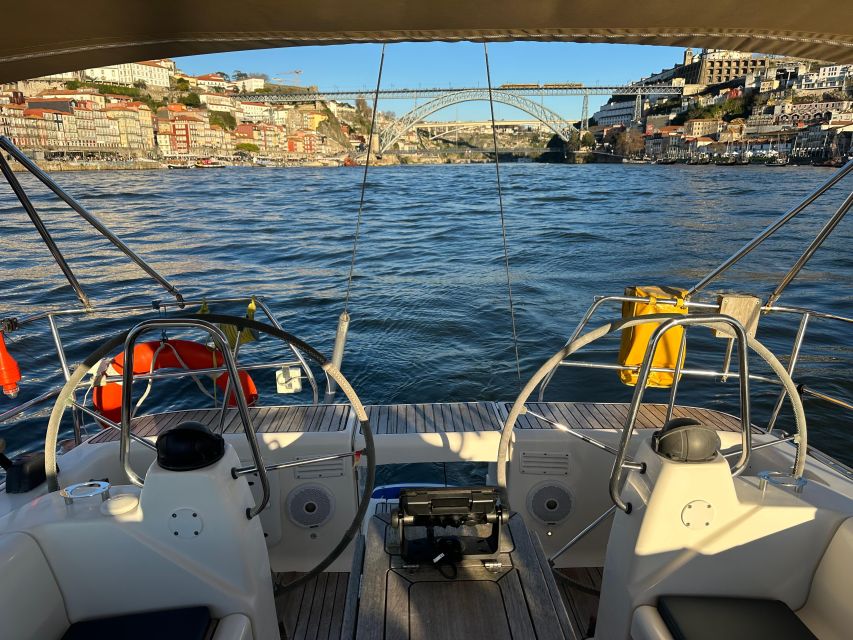 Porto: Douro river Boat tour with wine tasting (small group) - Small group, personal attention: what up to 8 people changes