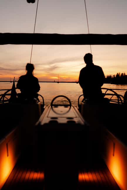 Porto Douro River Cruise: Sunny Day & Peaceful Sunset - What the Guide Really Adds: Stories You Can Use in Porto