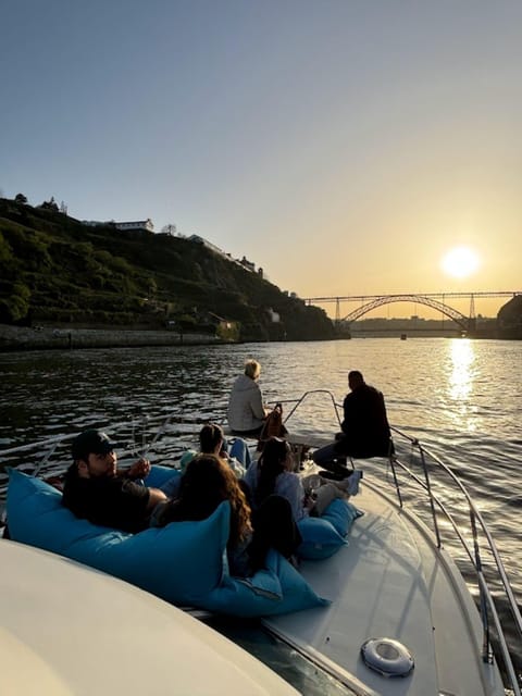 Porto: Douro River Cruise / Welcome Drink/with sunset option - Two hours, two cities, one great view set: what you’re really buying