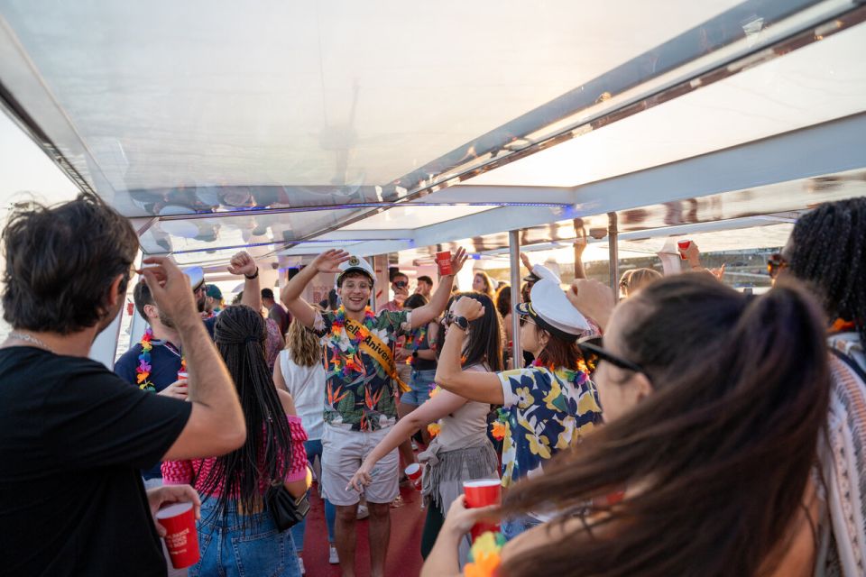 Porto: Douro River Party Boat with Sunset Option & 6 Bridges - The No-Seats Setup, Toilet Access, and On-Board Rules