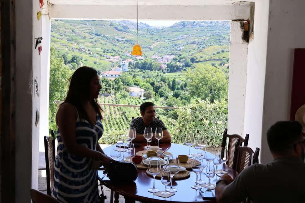 Porto: Douro Valley, 2 Wineries, Lunch, and 1-Hour Boat Tour - Time, comfort, and the reality of the curvy drive