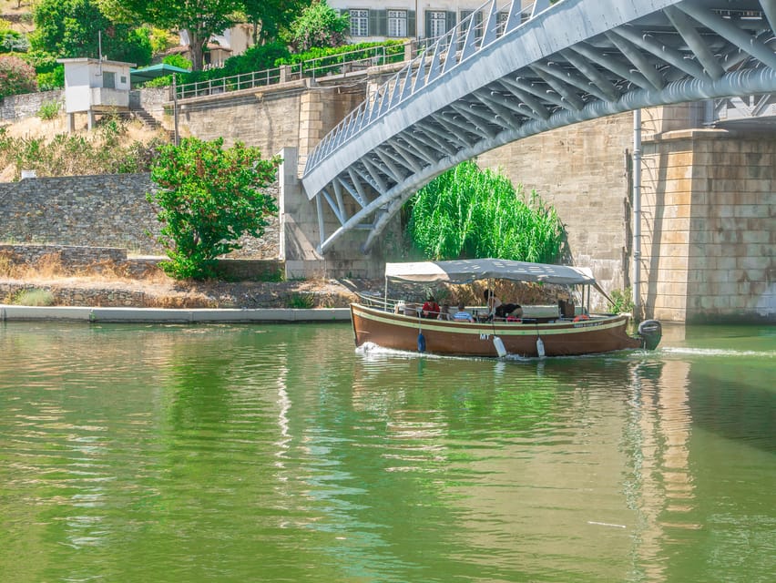 Porto: Douro Valley Private Tour, Tastings, Cruise & Lunch - São Leonardo Galafura: where the scenery makes sense