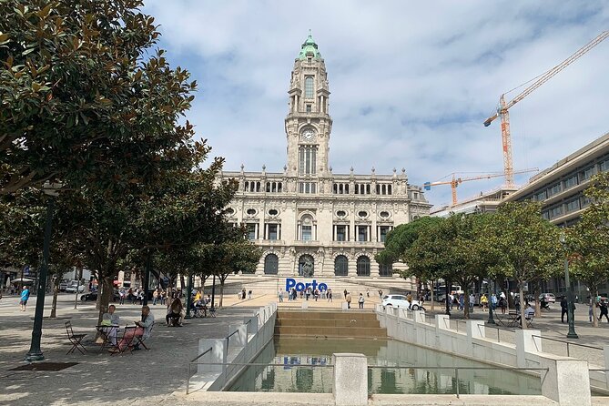 Porto Downtown and Sightseeing Bike Tour - Avenida dos Aliados: starting in the heart of Porto