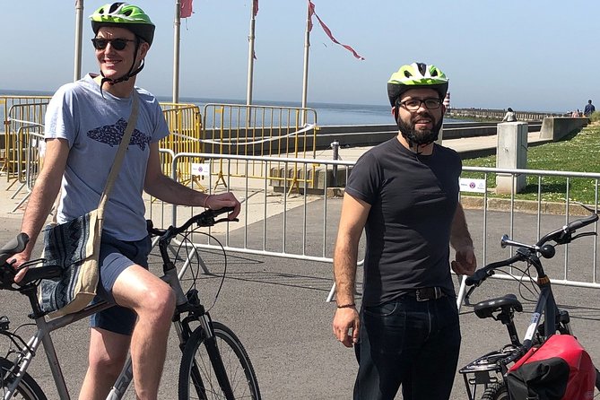 Porto Downtown and Sightseeing Bike Tour - Where the tour starts in Porto (and how to show up ready)