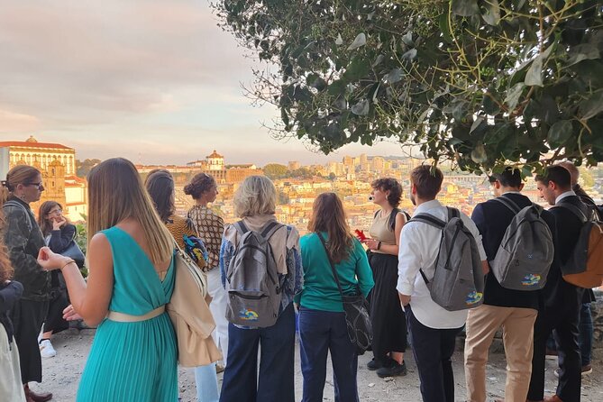 PORTO: Essencial Walking Tour 3 hours - Walking comfort: Porto’s hills, your best shoe choice