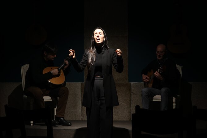 Porto : Fado and Porto Wine Show at the Trinity Noble Hall - The wine moment: choose your Porto style, not a generic cup