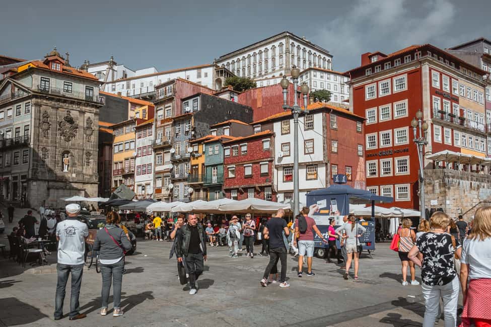 Porto: Flexible Walking Tour in Historic Center - From Praça da Ribeira to the Douro River: the medieval opener