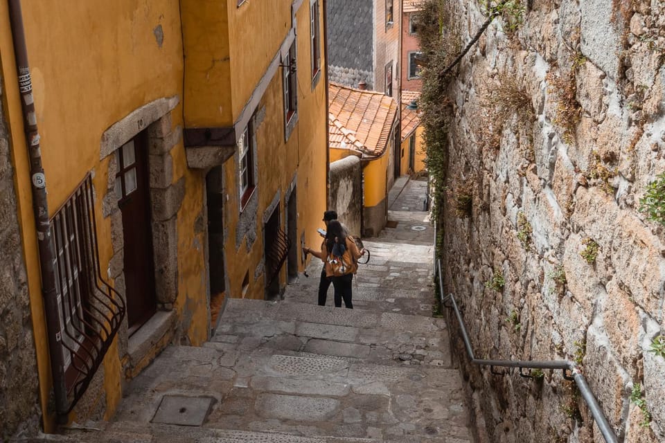 Porto: Flexible Walking Tour in Medieval Area - Pena Ventosa Square: low-door medieval Porto living