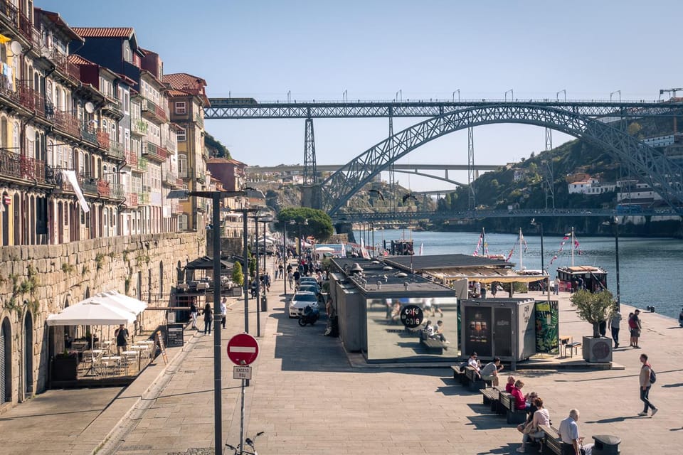 Porto: Flexible Walking Tour in Medieval Area - Grilos Church and the Colégio Square viewpoint