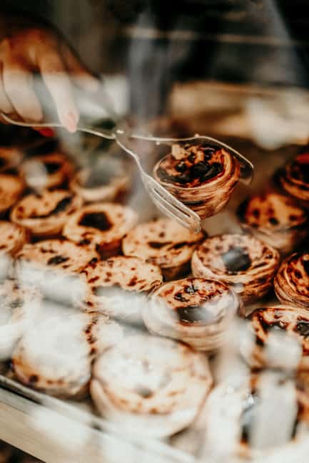 Porto: Food and Wine tasting tour in HIDDEN GEMS - Stop 5: Piolho for More Portuguese Savory Bites