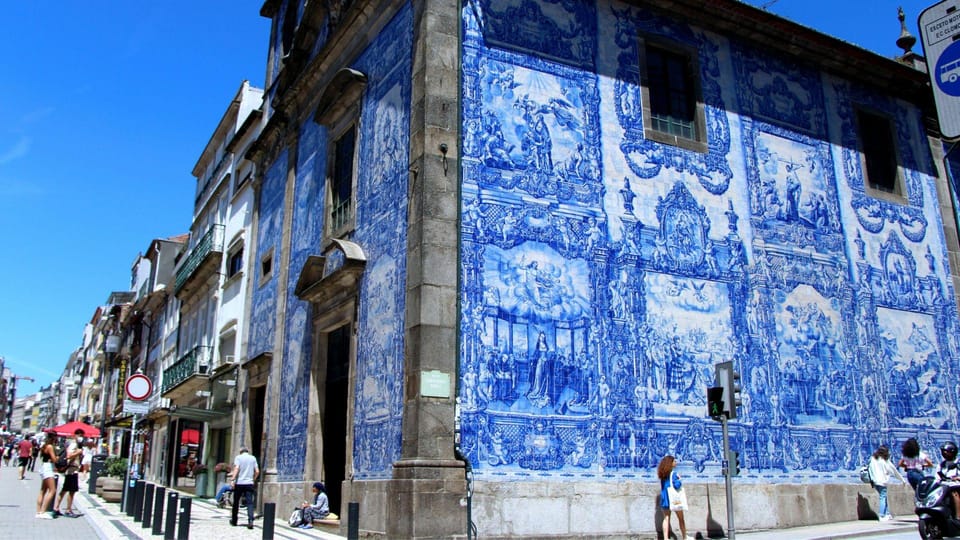 Porto Food Tour: 10 tastings at 5 Restaurants and Eateries - Avenida dos Aliados photo moment, then the big Porto comfort foods