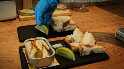 Porto Food Tour: 10 tastings at 5 Restaurants and Eateries - Beer and regional plates in a local restaurant