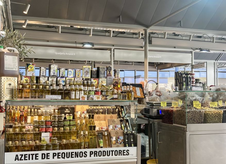 Porto food, wine and culture walking tour - max 8 pax - Green wine in a local tasca: why it’s part of the rhythm