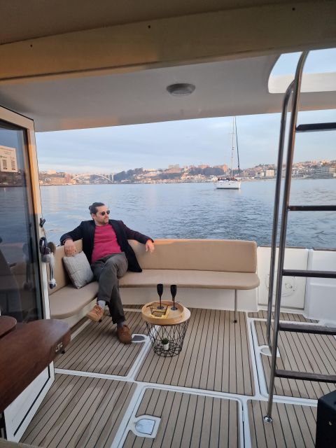 Porto: Guide Boat tour with tasting of 4 Port wines - The later bridges: Ponte do Infante, Maria Pia, São João, Freixo