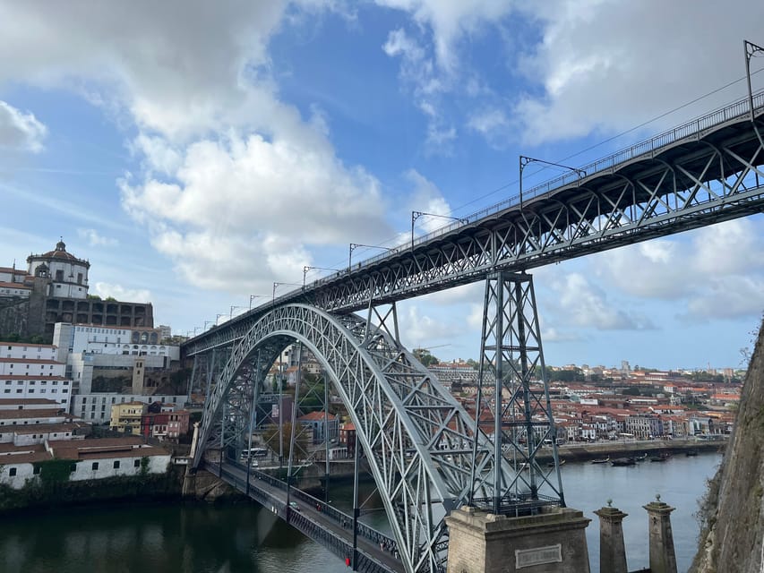 Porto: Guided City Highlights Walking Tour - Palacio da Bolsa: A key stop that rounds out the “Porto story”