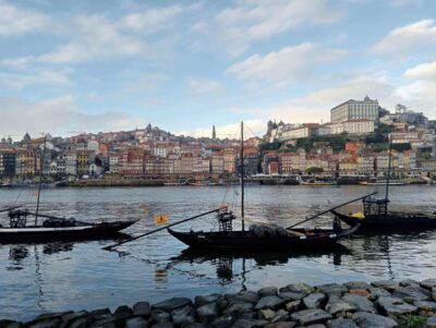 Porto: Guided Walking Tour - Iglesia dos Carmelitas Descalços: Why the First Stop Sets the Mood