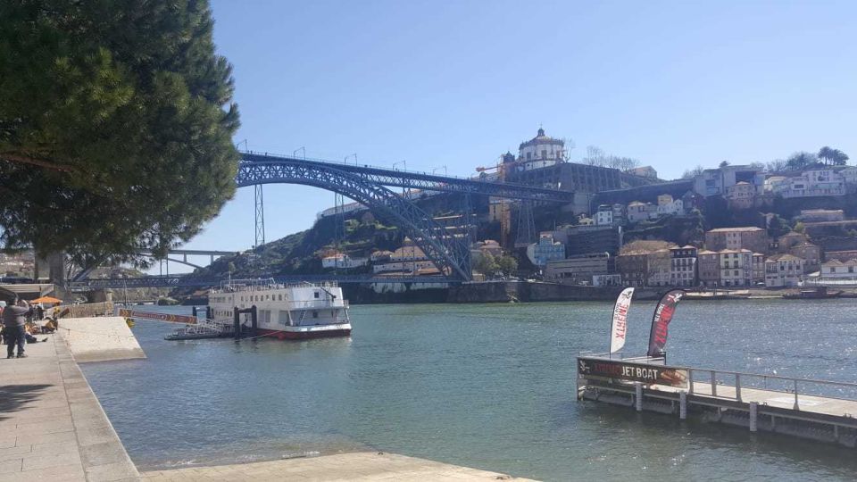 Porto: Half-Day Small Group City Tour with port wine tasting - São Bento Station: where Porto feels detailed