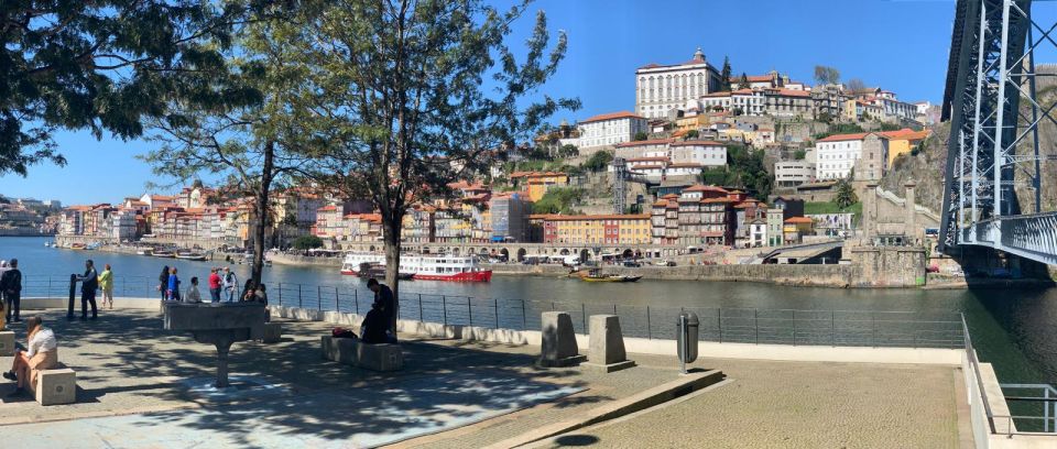 Porto: Half-Day Small Group City Tour with port wine tasting - Porto Cathedral (Sé) and the walkable center