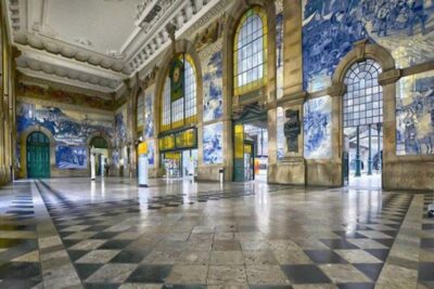 Porto Half-Day Tour & Port Wine Tasting - UNESCO Porto on foot: Avenida dos Aliados, Clérigos tower views, and a surprising photo stop