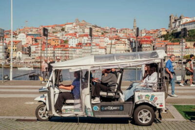 Porto Half Day Tuk Tuk Tour Clérigos, Seaside and Viewpoints - The central Porto loop: Aliados, Batalha Square, and Santa Catarina