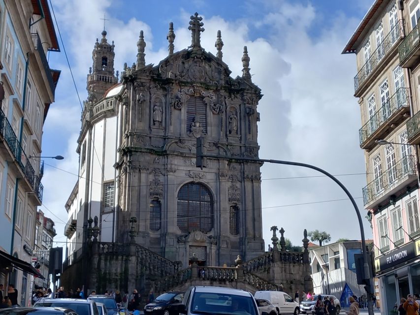 Porto Historic Center: Private Walking Tour & Cathedral - Porto Cathedral (Sé): Romanesque bones and gilded woodwork