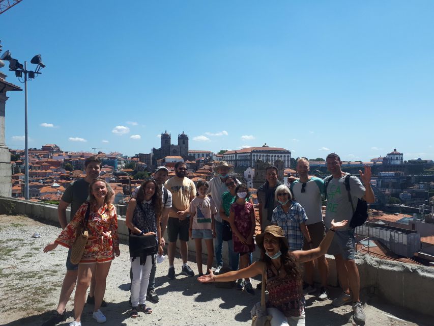 PORTO: Historical Walking Tour - Meeting at R. de Mouzinho da Silveira and following a smart city loop