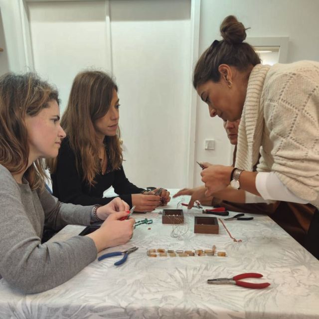 Porto: Jewelry Workshop at Antero de Quental - Traditional silversmith techniques you may not expect