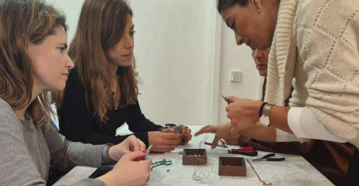 Porto: Jewelry Workshop at Antero de Quental - Your necklace starts with silver wire technique