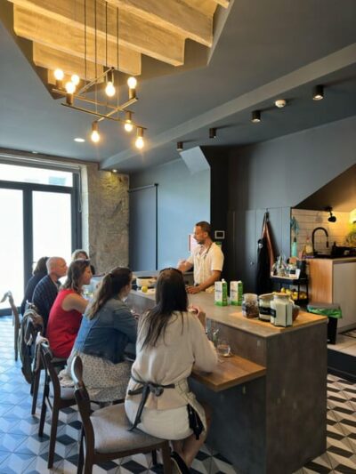 Porto: Local Market Tour & Cooking Class/Showcooking - Meeting at Mercado do Bolhão: the detail that prevents lost time