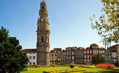 Porto: Old City and Monuments Tour - Sé Cathedral and the Cloisters: medieval stone with real atmosphere