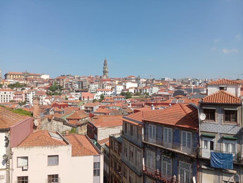 Porto - Old Town Tour with an official guide - Starting at São Bento: where the tour finds its footing