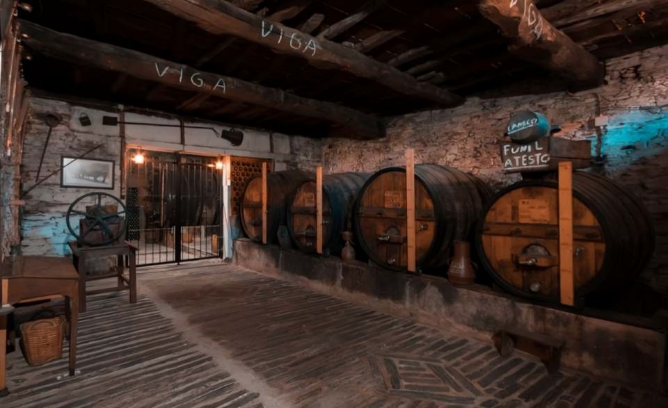 Porto: Private Douro Valley 4x4 Tour with Lunch - Key things to know before you go