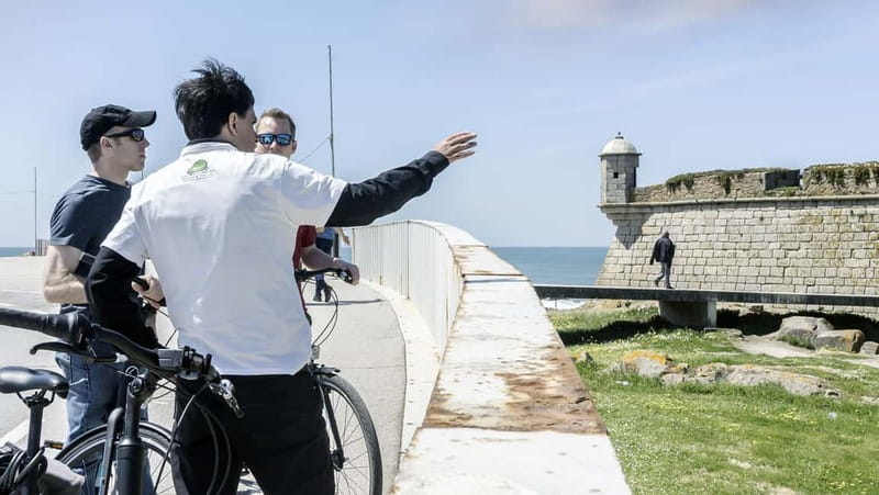 Porto Private E-Bike Tour: Douro River, Parks & Beaches - Where you meet and how the 3-hour loop is paced