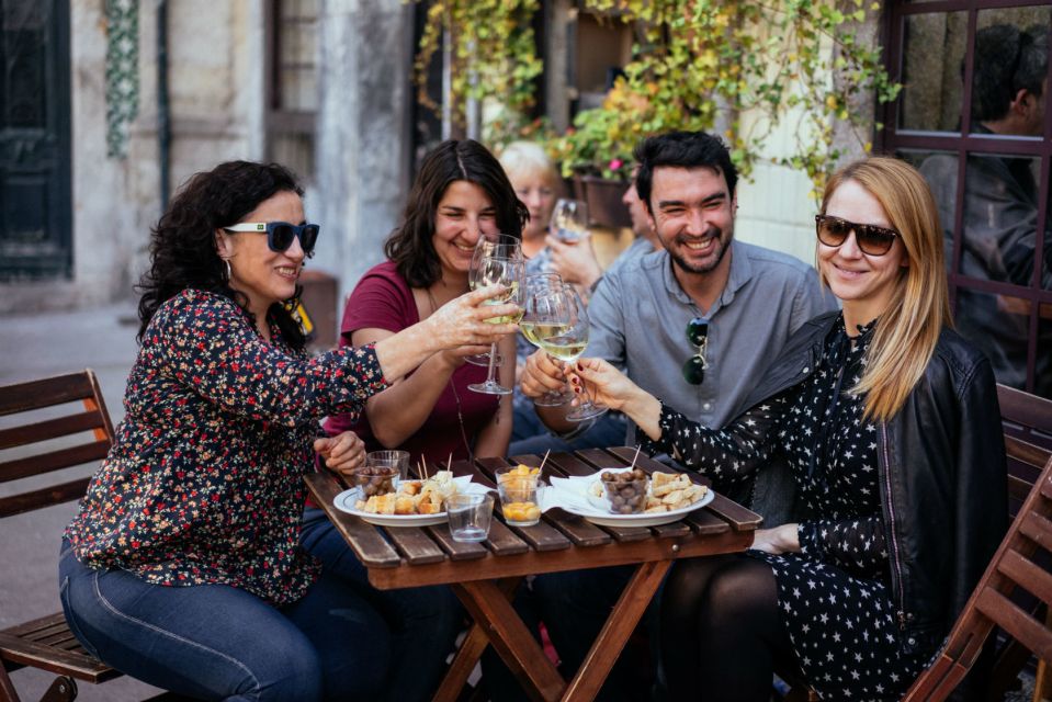 Porto: Private Evening Tour with Drinks & Bites - Nightlife intro and recommendations: how to use them after the tour