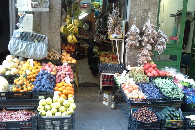 Porto Private Food & Wine Walking Tour with Market & Tastings - Rua das Flores: Small Tastings, Clear Focus on Ingredients