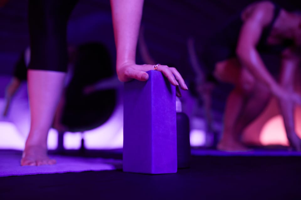 Porto: Private Hotpod Yoga Class - Who should book this private hotpod yoga class in Porto?