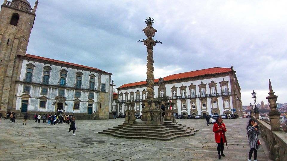 Porto private morning Tour, see the most iconic attractions - São Bento Station azulejos: where the morning turns visual