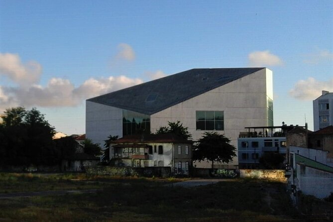 Porto Private Tour - Clérigos Church and Tower area: the architecture stop that sets the tone