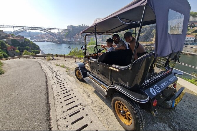 Porto: Private Tour to the Historic Center in a Classic Car - Palácio da Bolsa and the Arab Room: Porto’s trading power in one building