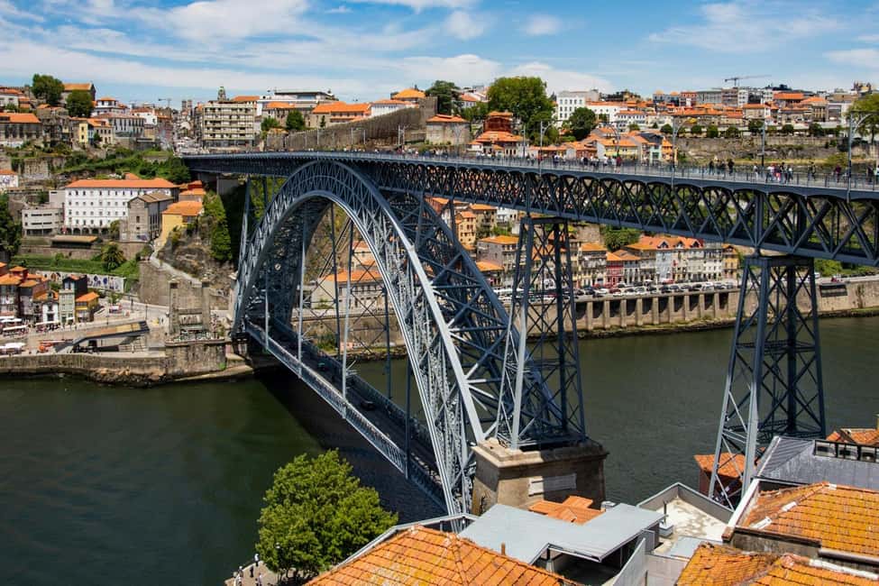 Porto Private Walking tour - São Bento Station: more than a quick photo stop
