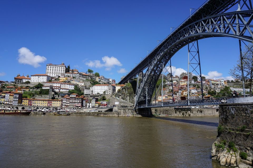 Porto Private Walking tour - Porto Cathedral (Sé) and the Batalha Square stop: religion and power in stone