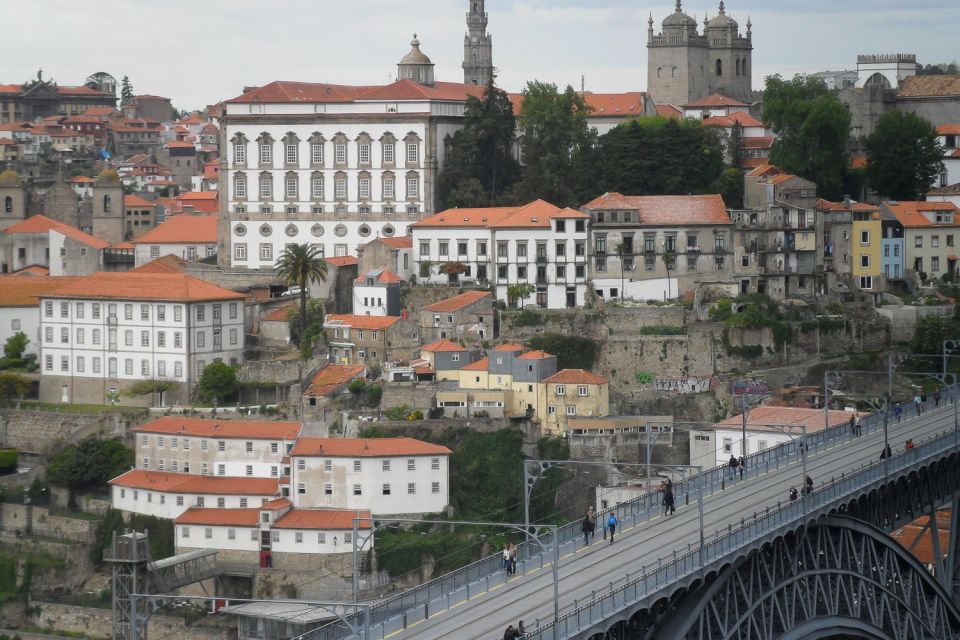 Porto Private Walking Tour with Fast Track to Lello - City power and church drama: Av. dos Aliados and Clérigos Church