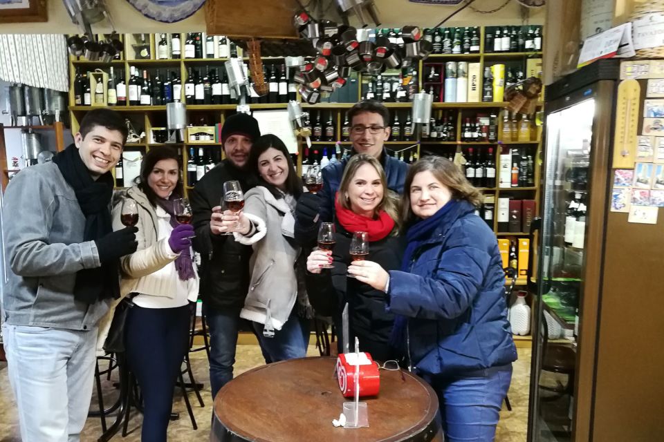 Porto Private Walking Tour with Fast Track to Lello - Piolho and Rua das Flores: Porto at street level