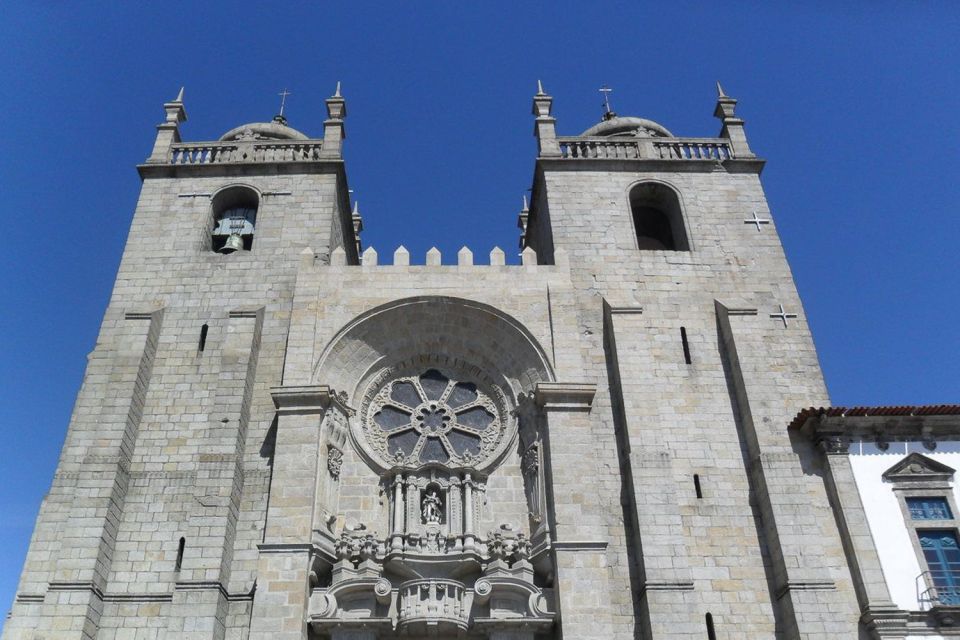 Porto Private Walking Tour with Fast Track to Lello - Cordoaria Garden: photos, sculptures, and a breather before the big sights