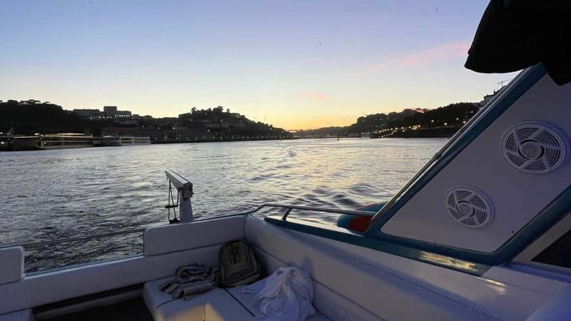 Porto: Private Yacth Cruise with Wine, Snacks & 6 Bridges - The crew makes it: Antonio, Marianne, and the family-knowledge style