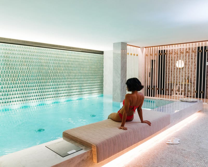 Porto: Relaxing by the pool, sauna and steam room - Grand Bleu Spa at Le Monumental Palace: an easy, indoor reset in Porto