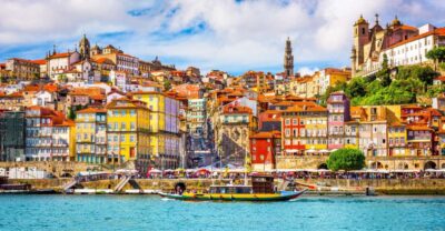 Porto Ribeira and highlights Private Walking Tour - São Bento Station: A Short Stop That Changes How You Look at Tiles