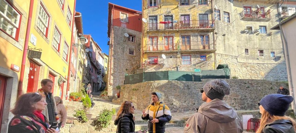 Porto Ribeira and highlights Private Walking Tour - Rua de Sant’Ana and Palácio da Bolsa: From Quiet Streets to Monumental Presence