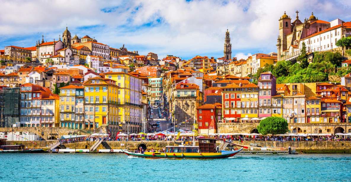 Porto Ribeira and highlights Private Walking Tour - São Bento Station: A Short Stop That Changes How You Look at Tiles