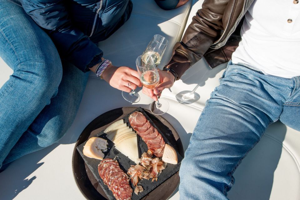 Porto: Romantic Sailboat Cruise - What to bring (and what to wear) for a comfortable 2-hour river cruise